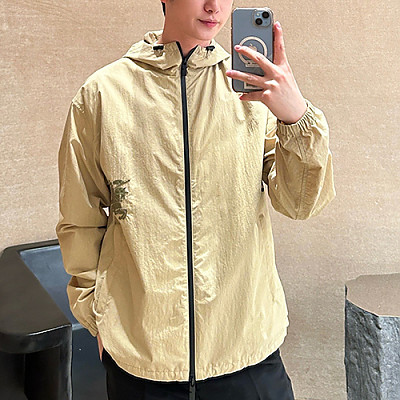 BURBERRY-07202 버버리 베이지 나일론 바람막이 후드 재킷 남성용