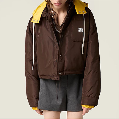 MIUMIU-082811 미우미우 2026FW 블록 탈부착 후드 숏 패딩 점퍼 (모자 탈부착 가능)